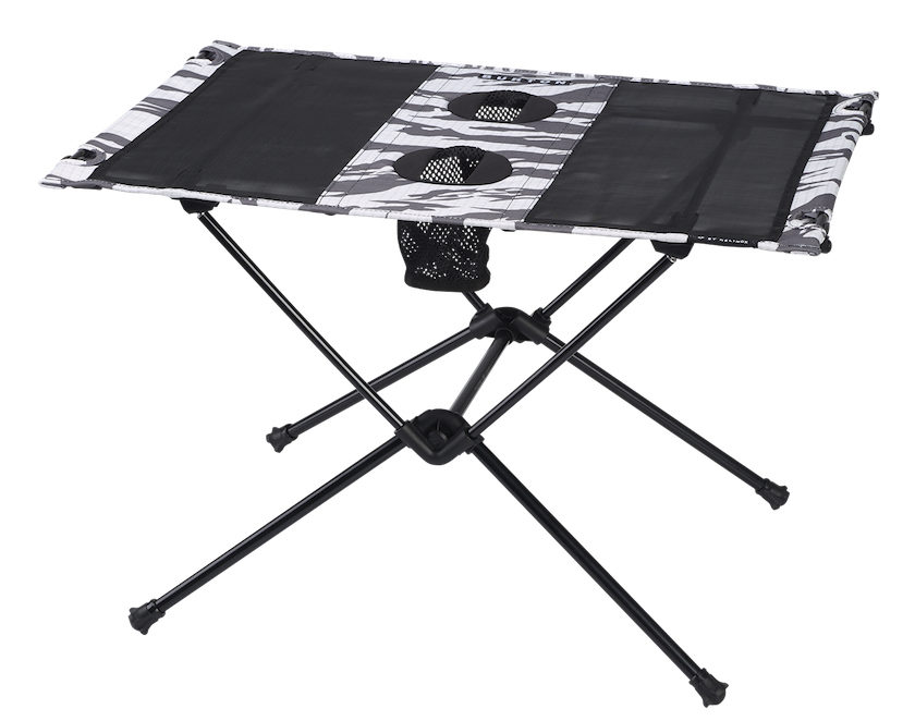 人気のバートン別注ヘリノックス。今季は野性味あふれる総柄で