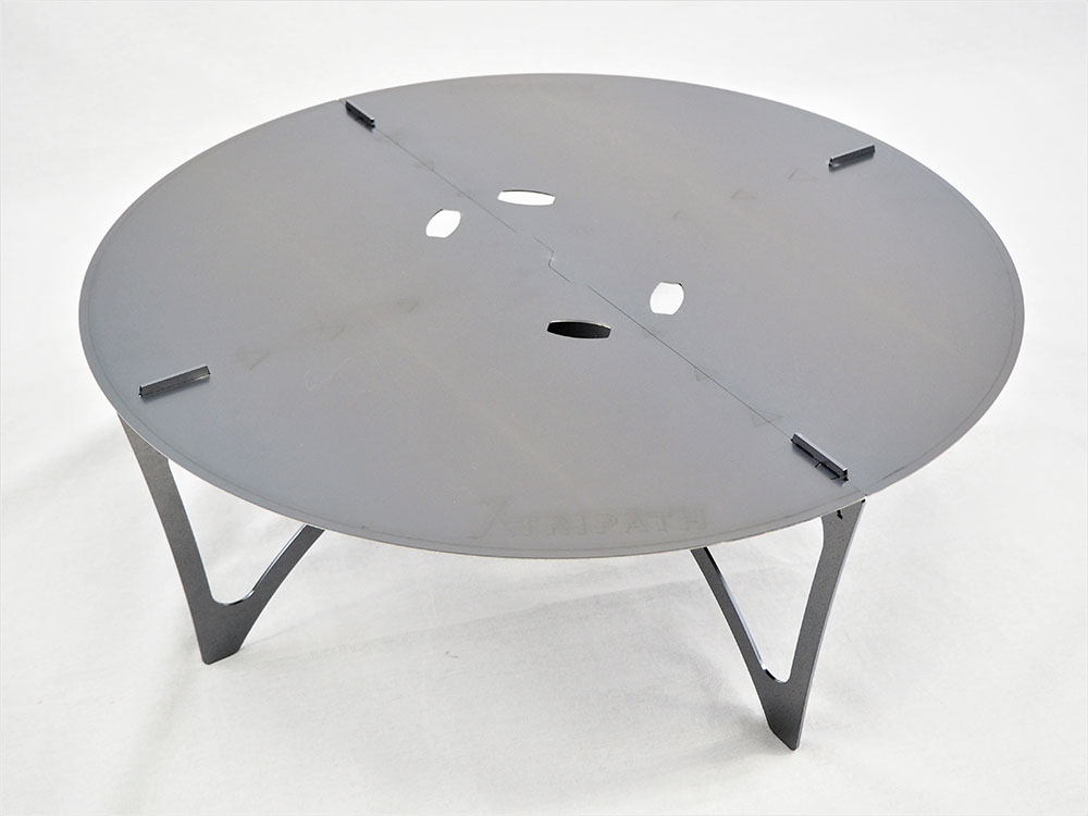 話題のギアブランド「トリパスプロダクツ」から、天板が可変する