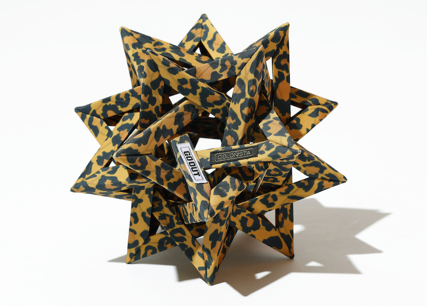 レオパード柄を落とし込んだ限定CONPE10。GO OUT別注のコラボモデルは