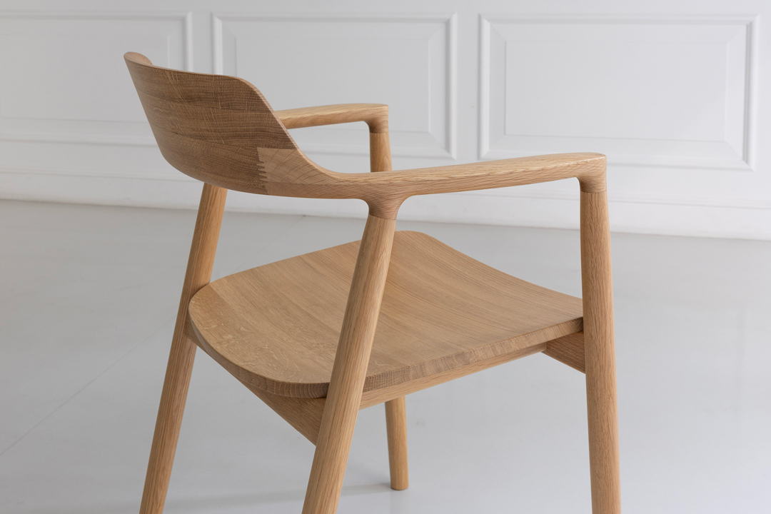 直営店限定] HIROSHIMAアームチェア 北海道産ナラ材 数量限定販売の