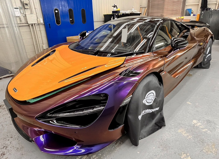 マクラーレン 750S マジョーラカラー&カーボン調フィルムで大胆に