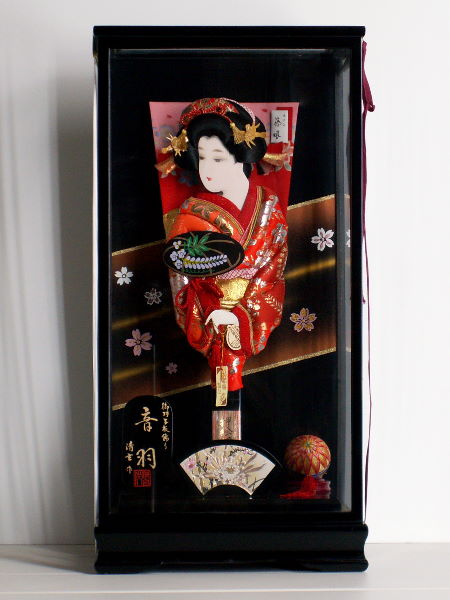 羽子板在庫処分】17号金襴赤衣装藤娘羽子板まり付き彫金前飾り黒枠