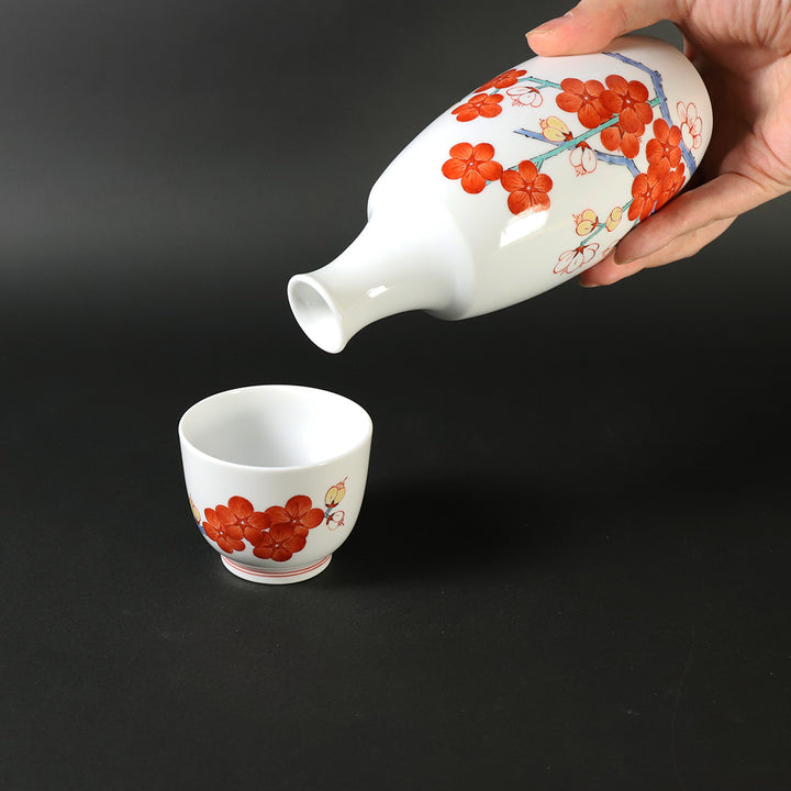 十五代酒井田柿右衛門 作 濁手梅花文徳利 – ギャラリー一番館