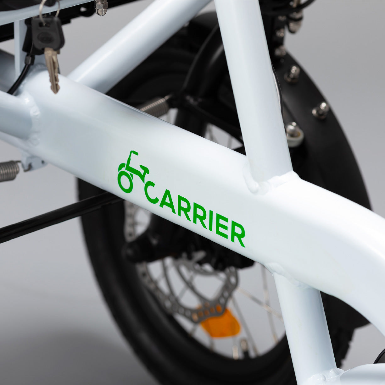 CARRIER（ホワイト）欠品中 4月下旬入荷予定