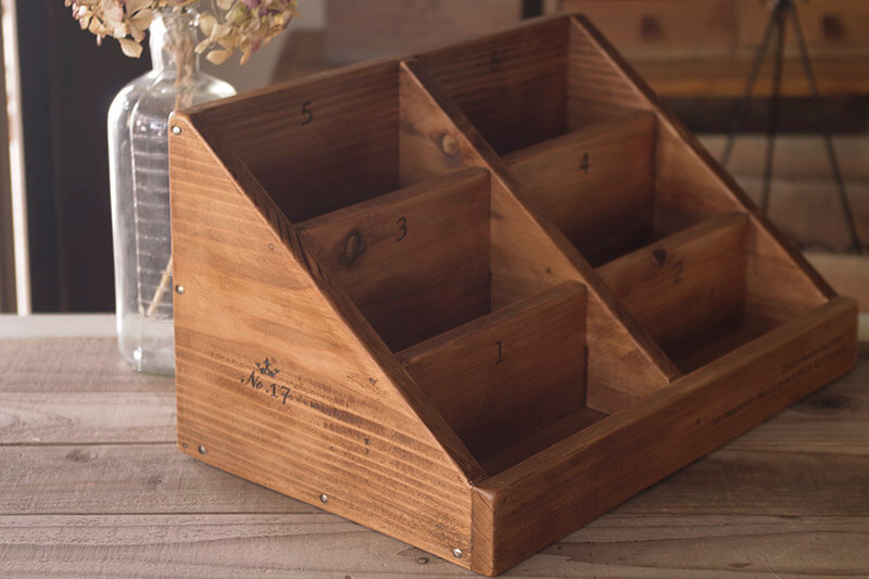 アンティーク風木製収納ラック｜ヴィンテージスタイルのインテリア雑貨