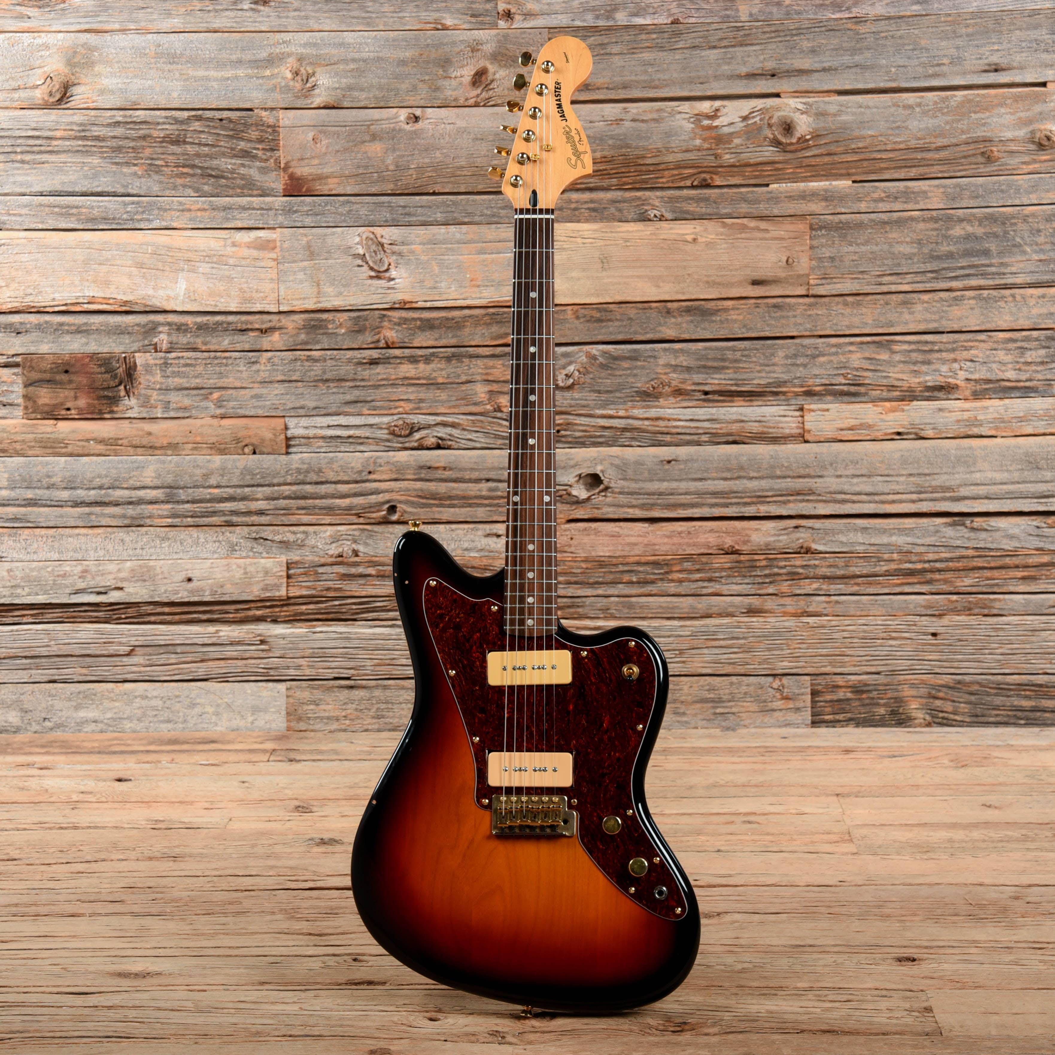 Squier Jagmaster Sunburst – Chicago Music Exchange