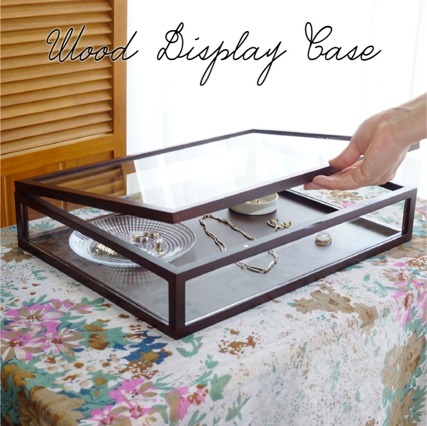 落ち着いたダークブラウンで大人な木製5面ガラスコレクションケース