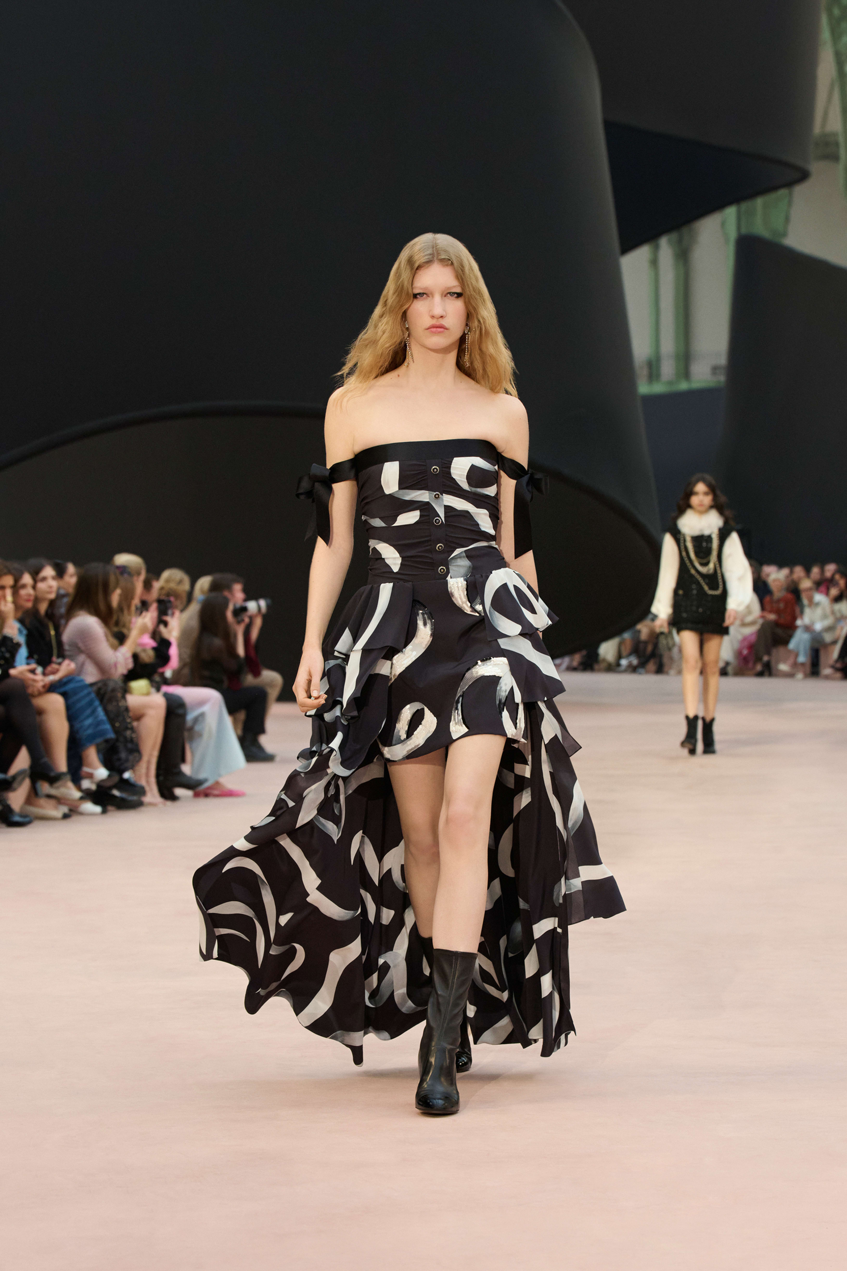 ロング ドレス - プリント シルク シャルムーズ、ブラック、ホワイト