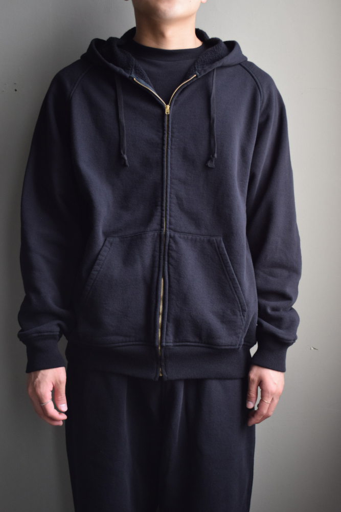 COMOLI (コモリ) コットン裏毛 ジップパーカ [BLACK]