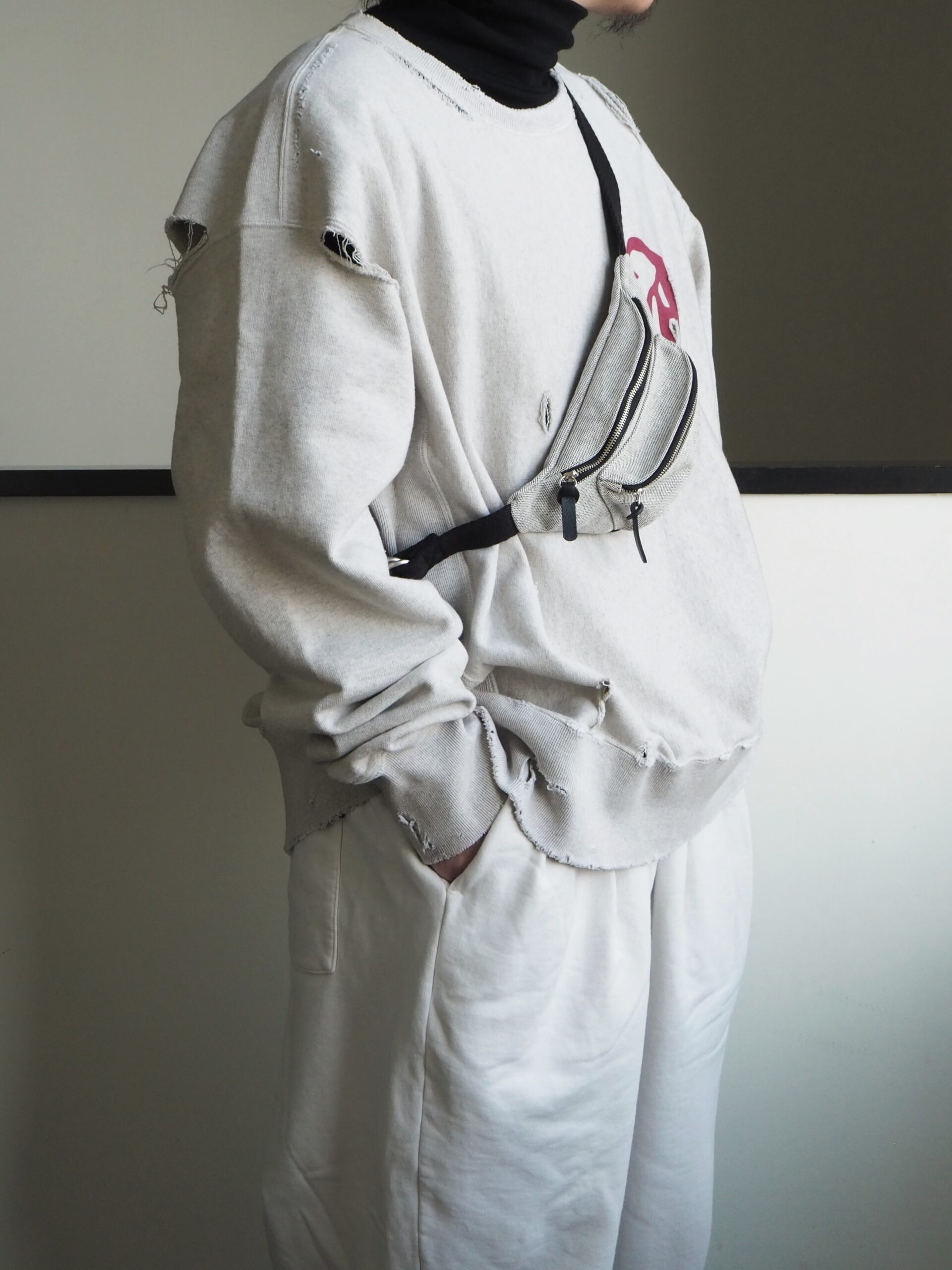 Hender Scheme】 日常使いに最適な新型バッグ “mini waist pouch