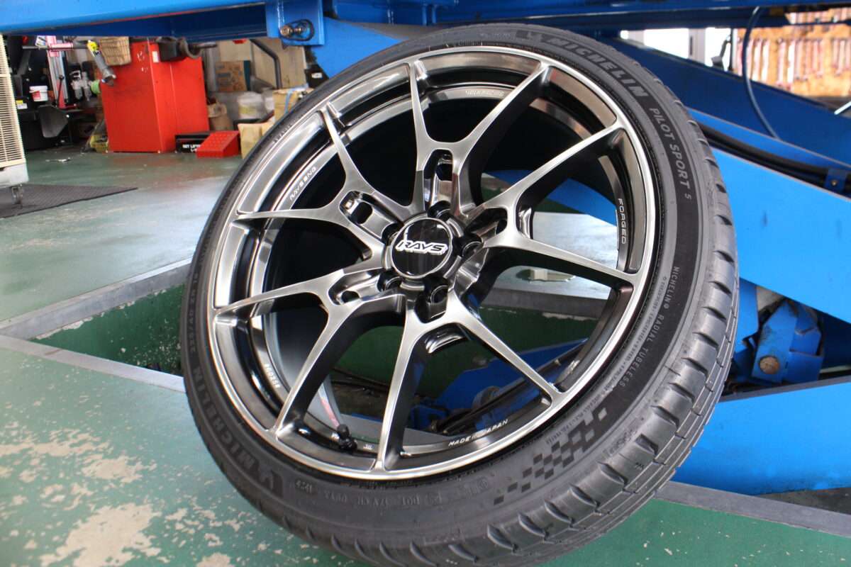 GR86にレイズ鍛造モデルVOLK RACING G025 MICHELIN パイロットスポーツ