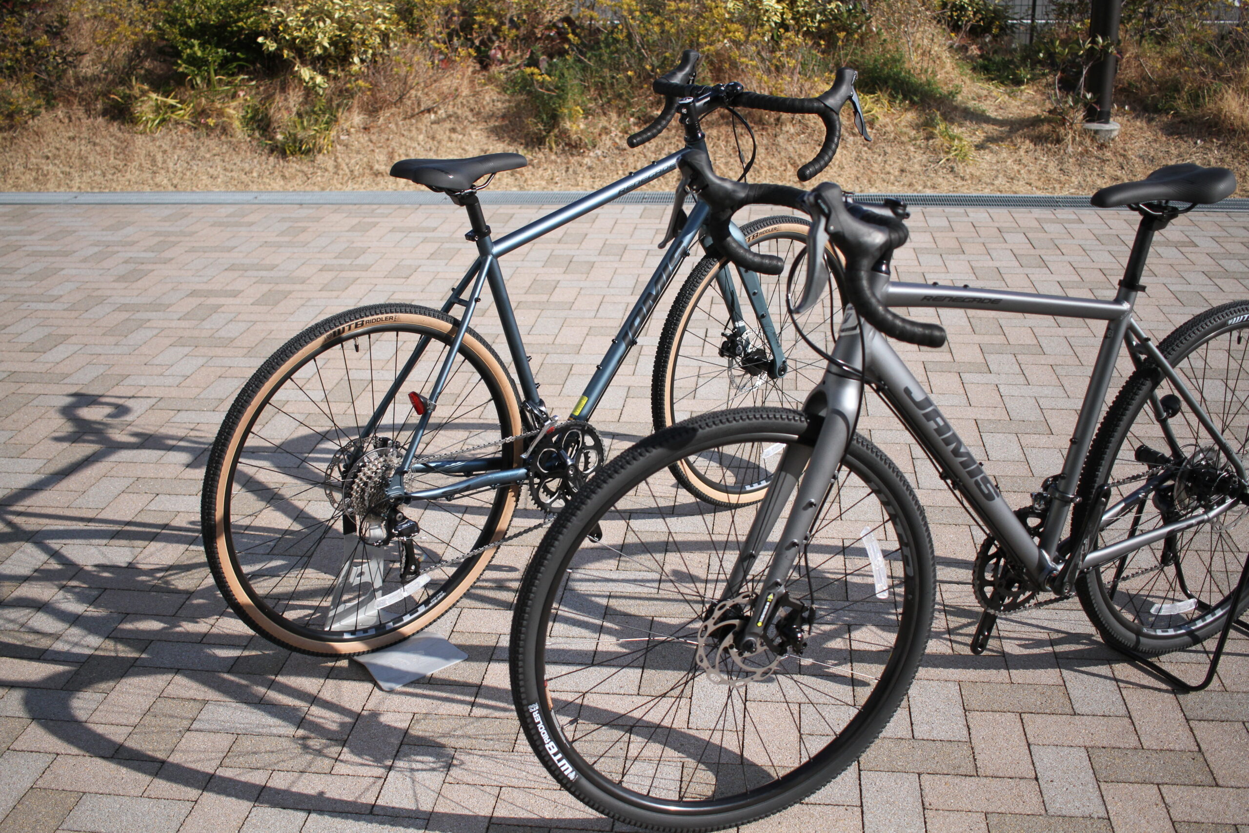 JAMIS RENEGADE A1 & S4. 人気のグラベルバイク入荷してます