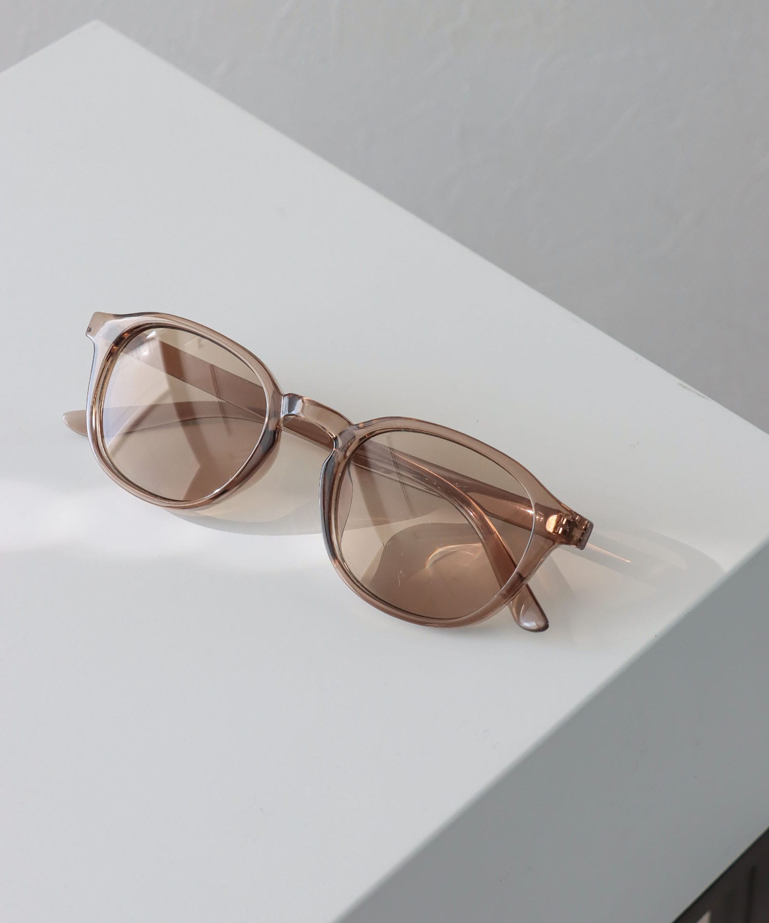 ブラウンフレームクリアサングラス《UVカット99%以上》 | AND ON JIONE