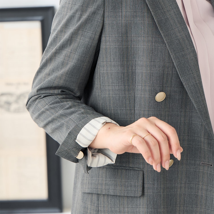 ライトストレッチ ダブルジャケット グレーチェック セットアップ着用