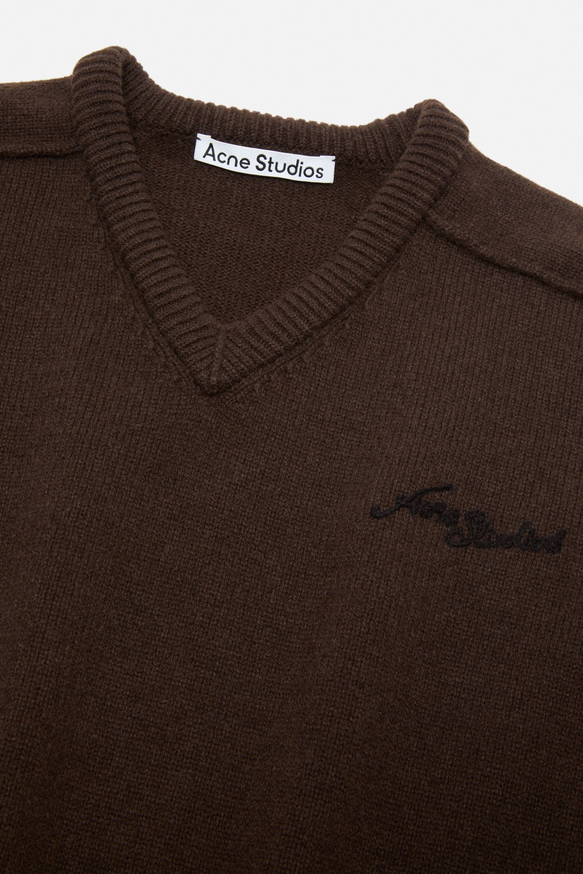 Acne Studios - Wool v-neck sweater - Dark brown