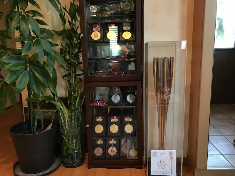 聖火リレートーチ展示用アクリルケースについて｜アクリ屋ドットコム