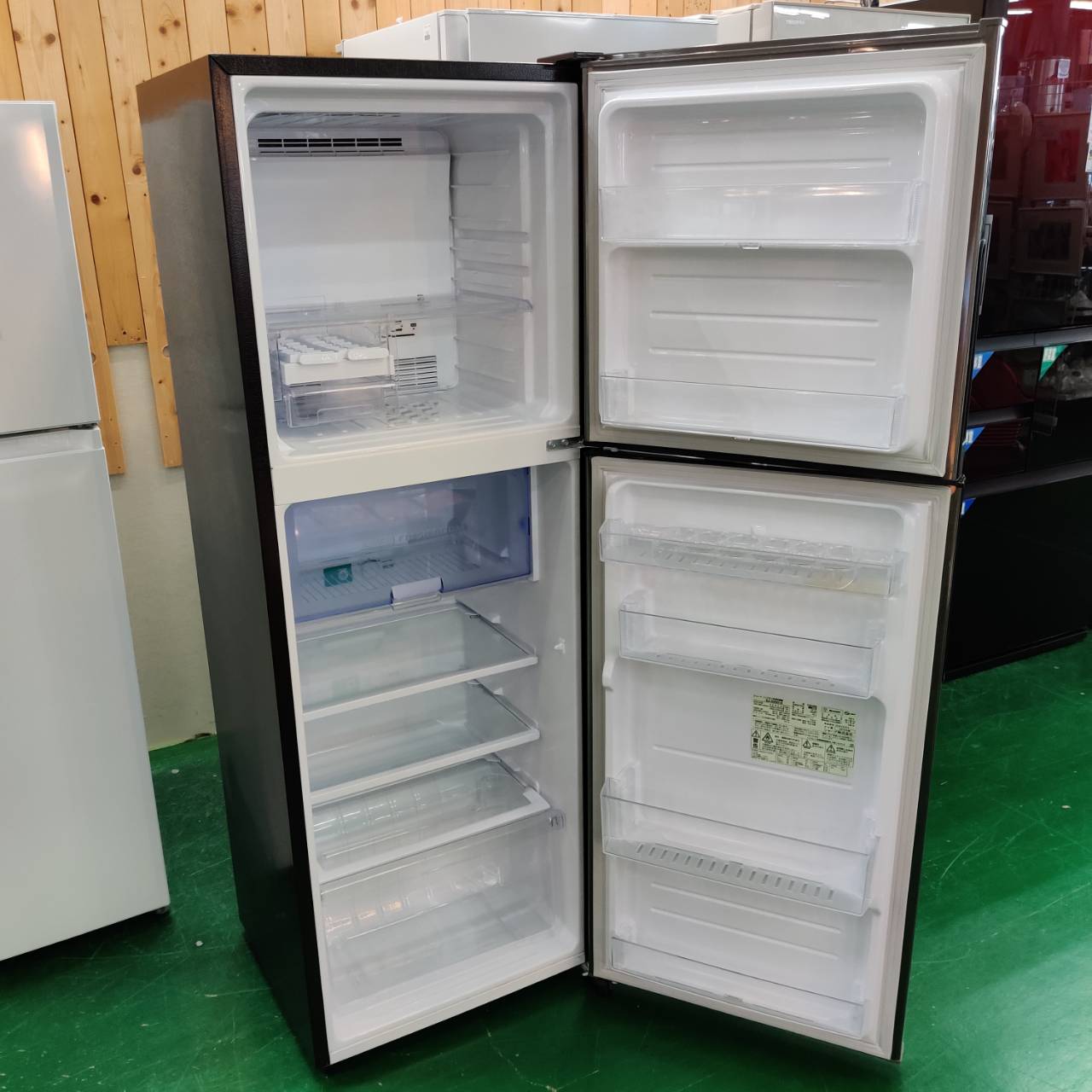 SHARP (シャープ) 2018年製 225L 2ドア 冷凍冷蔵庫 SJ-D23D-S 販売中