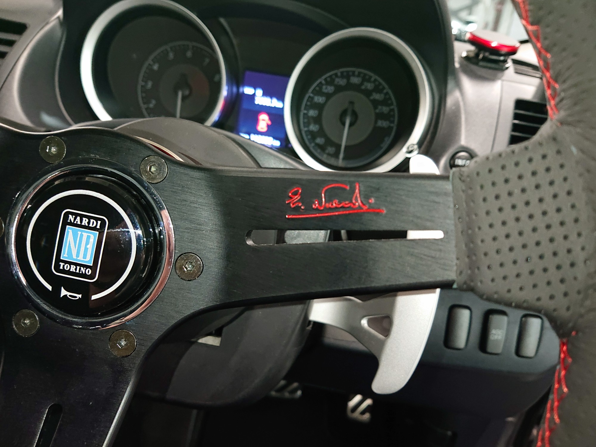 ランサーエボリューションX ラフィックス2とNARDIステアリング | A