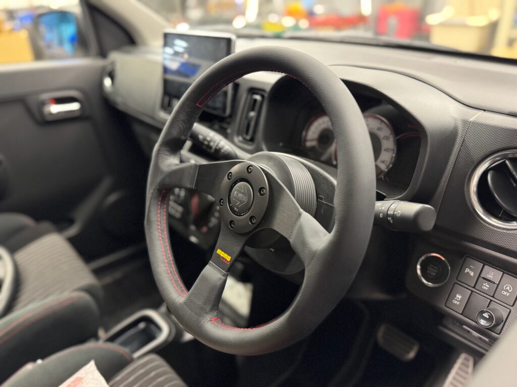 HA36S × MOMOステアリング | A PIT AUTOBACS