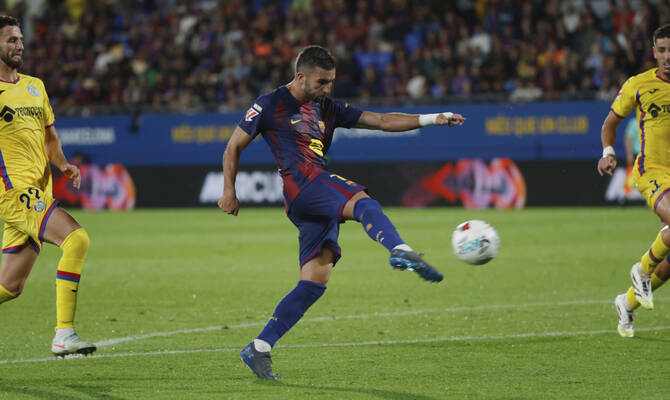 Torres double helps Barcelona cruise to 3-0 victory over Getafe