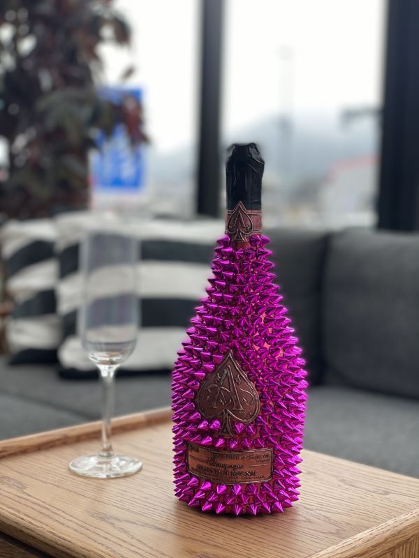 トゲマンド アルマンドブリニャック スタッズデコ 酒別売り