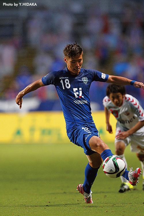 亀川 諒史 選手 完全移籍加入のお知らせ | アビスパ福岡公式サイト