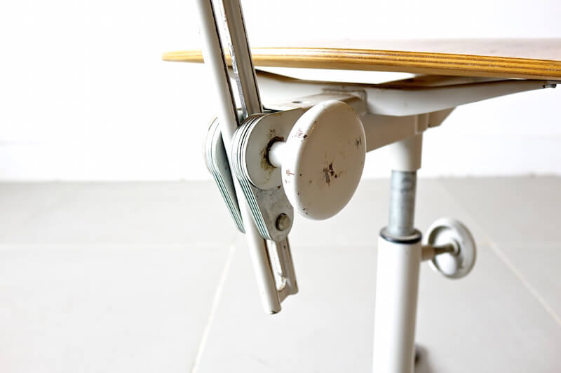 Bellbet | Drafting chair by Friso Kramer (white)