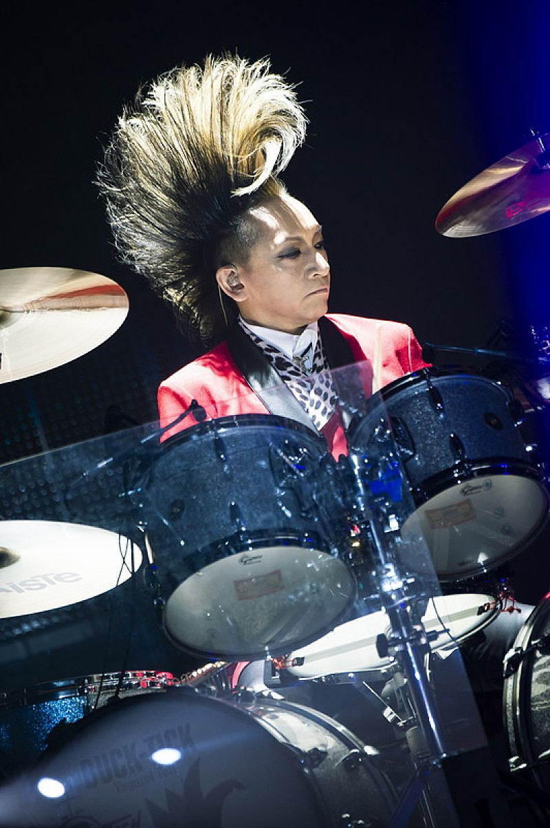 BUCK-TICK「みなさん、自分を愛しましょう」――代々木体育館で2019年