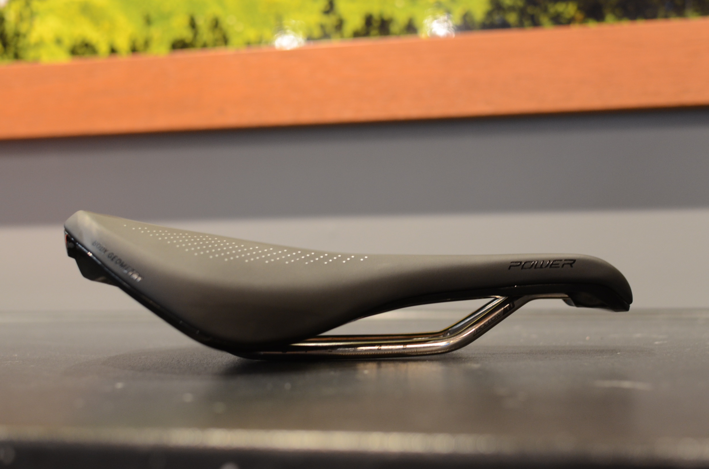 新品未使用 S-WORK POWER サドル レッド Yahoo!オークション