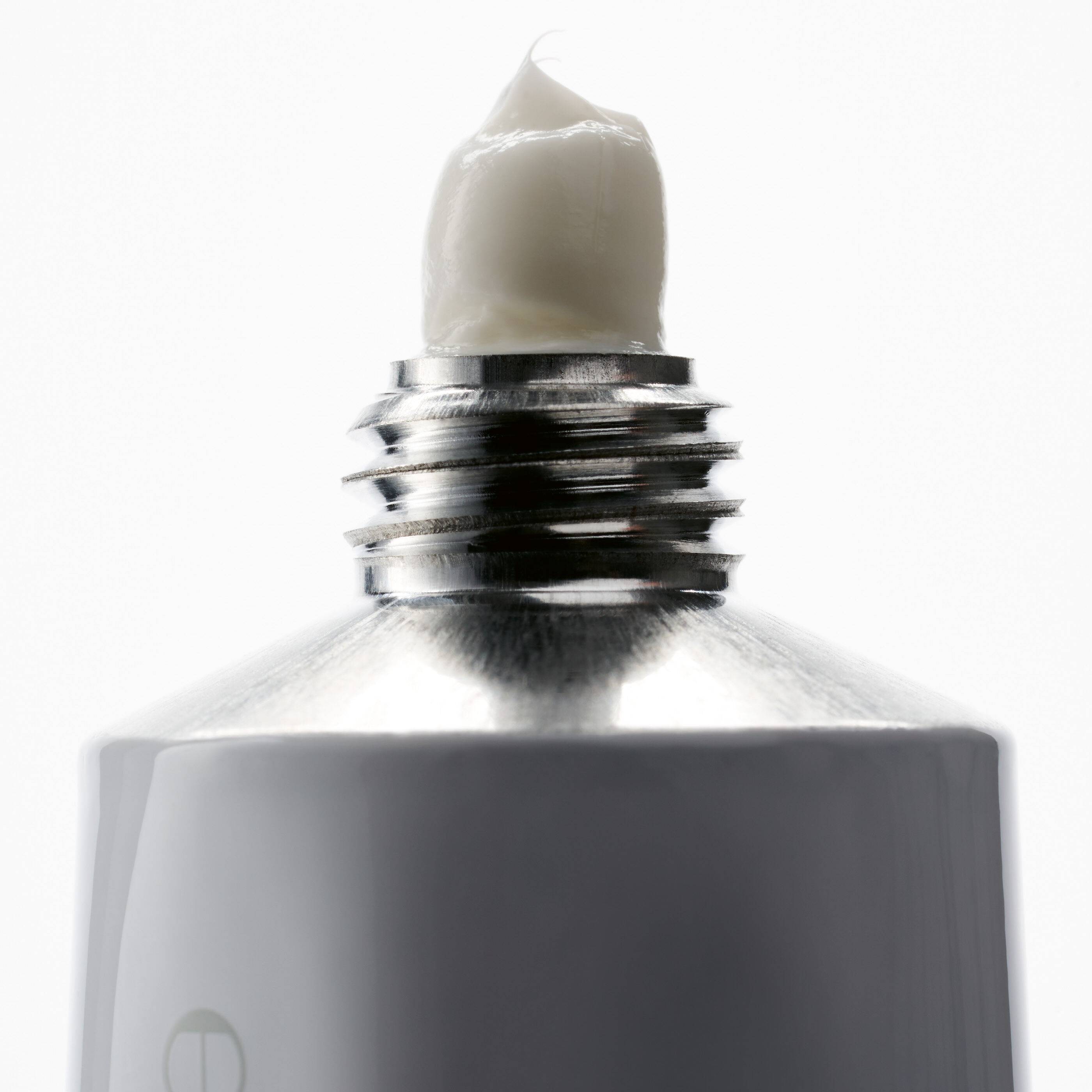 スエード ハンドクリーム 100ml｜ なめらかな潤い肌へ