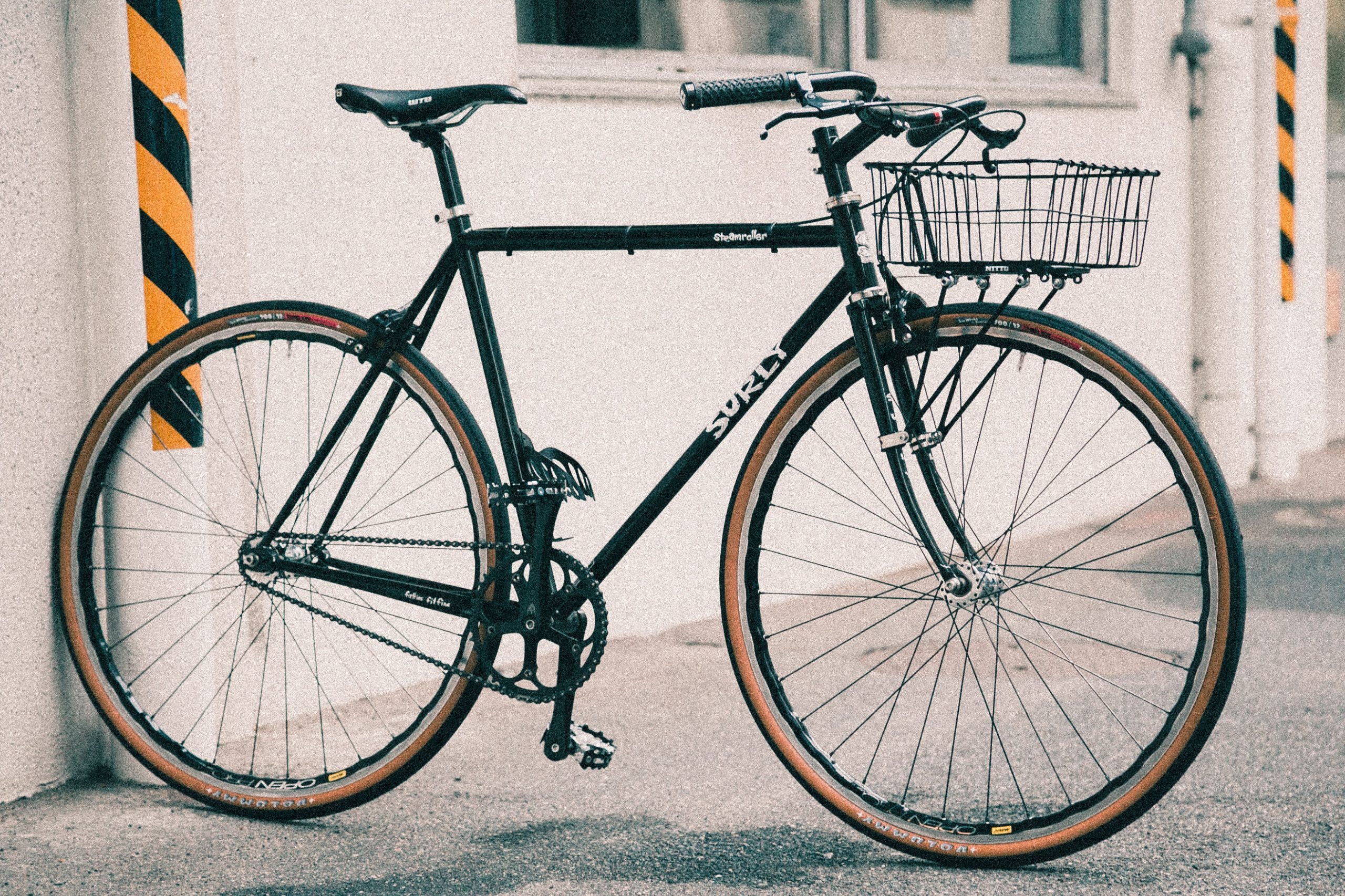 街乗り仕様にサラッとカスタムしたサーリーのスチームローラー