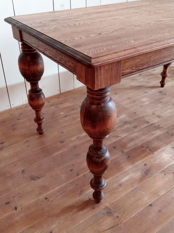 特注ろくろ脚のアンティーク調ターンドレッグダイニングテーブルW1400