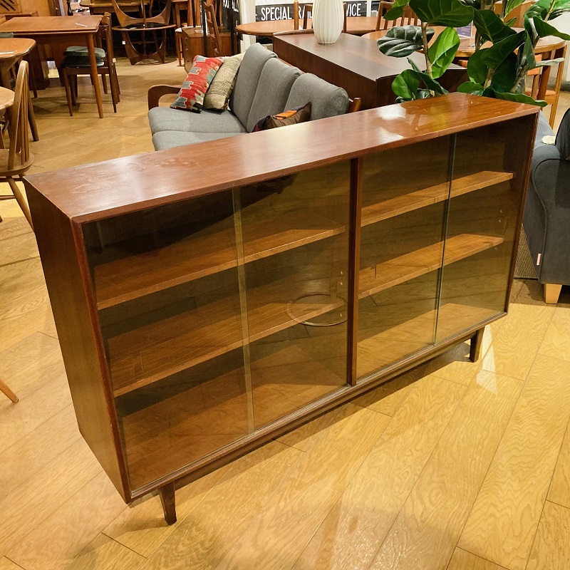 楽しく飾って収納する・ビンテージブックケース/キャビネット