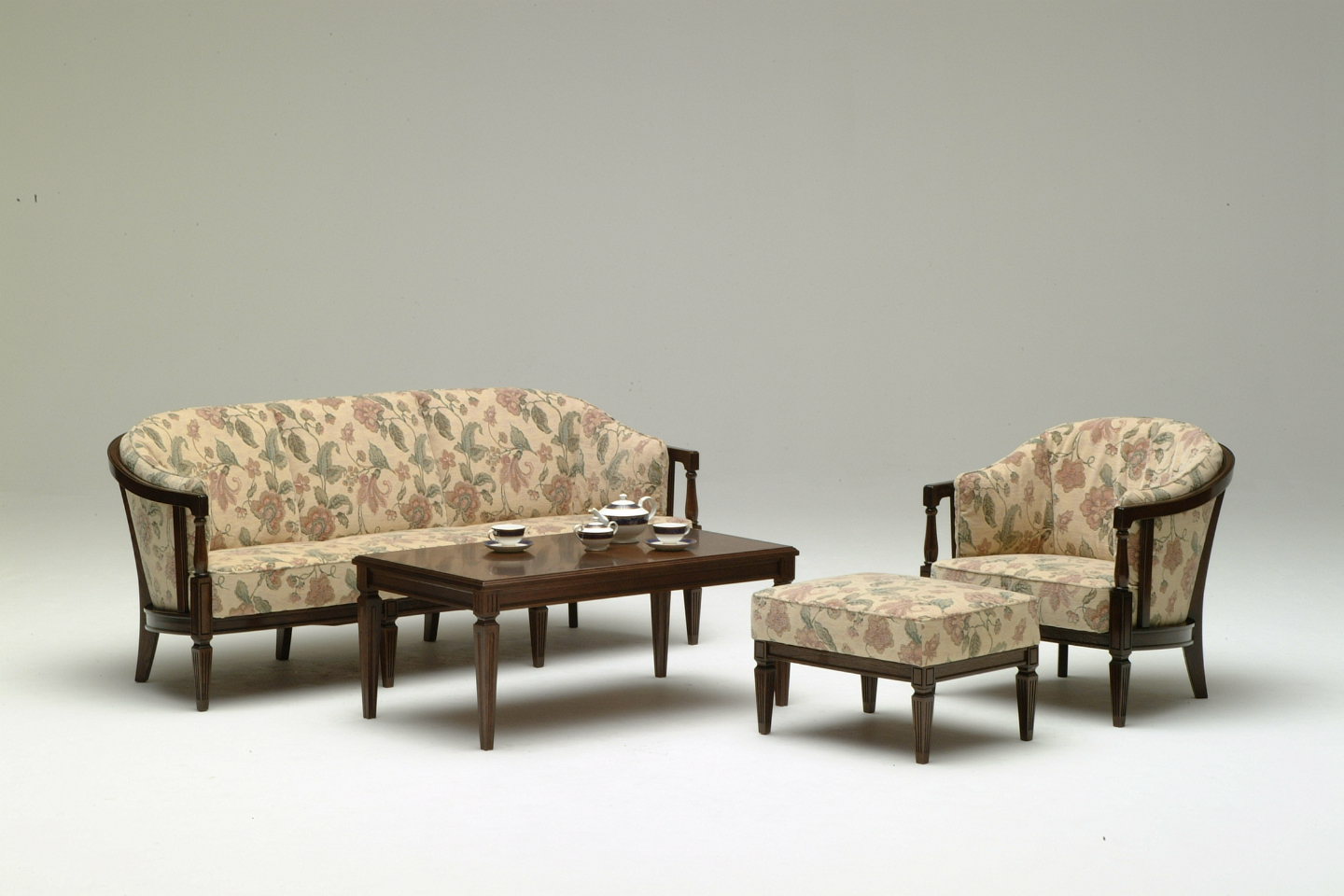 国内最高級ブランド ♦️カリモク♦️最高峰ドマーニ♦️ハイバック