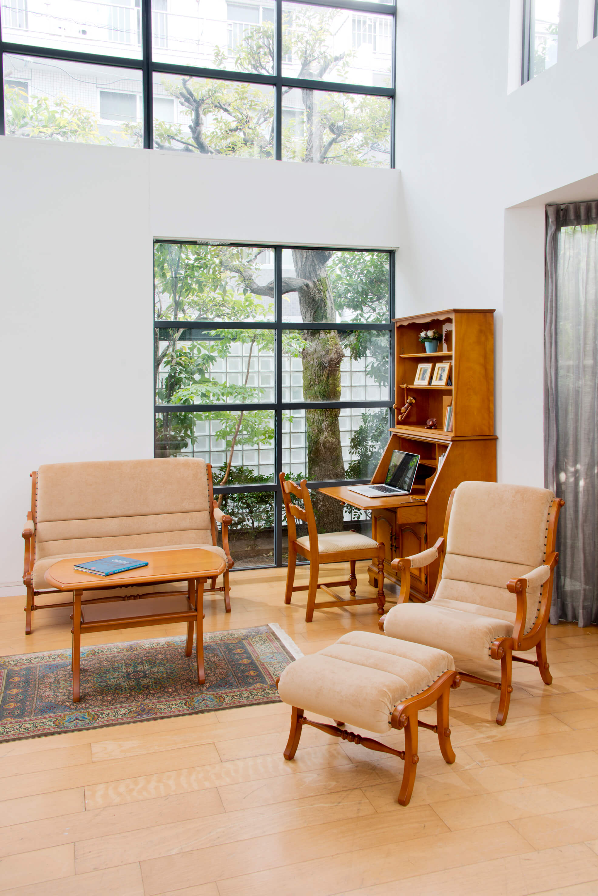 Living Collection│横浜クラシック家具「ダニエル」