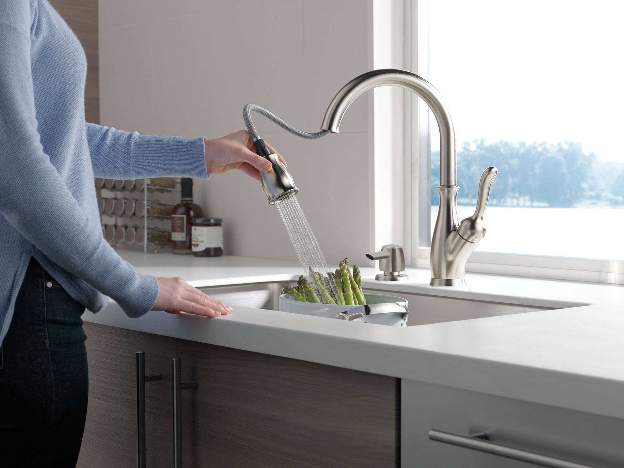 Kitchen Single Handle Pull-Down Faucet in Stainless 19978-SSSD-DST