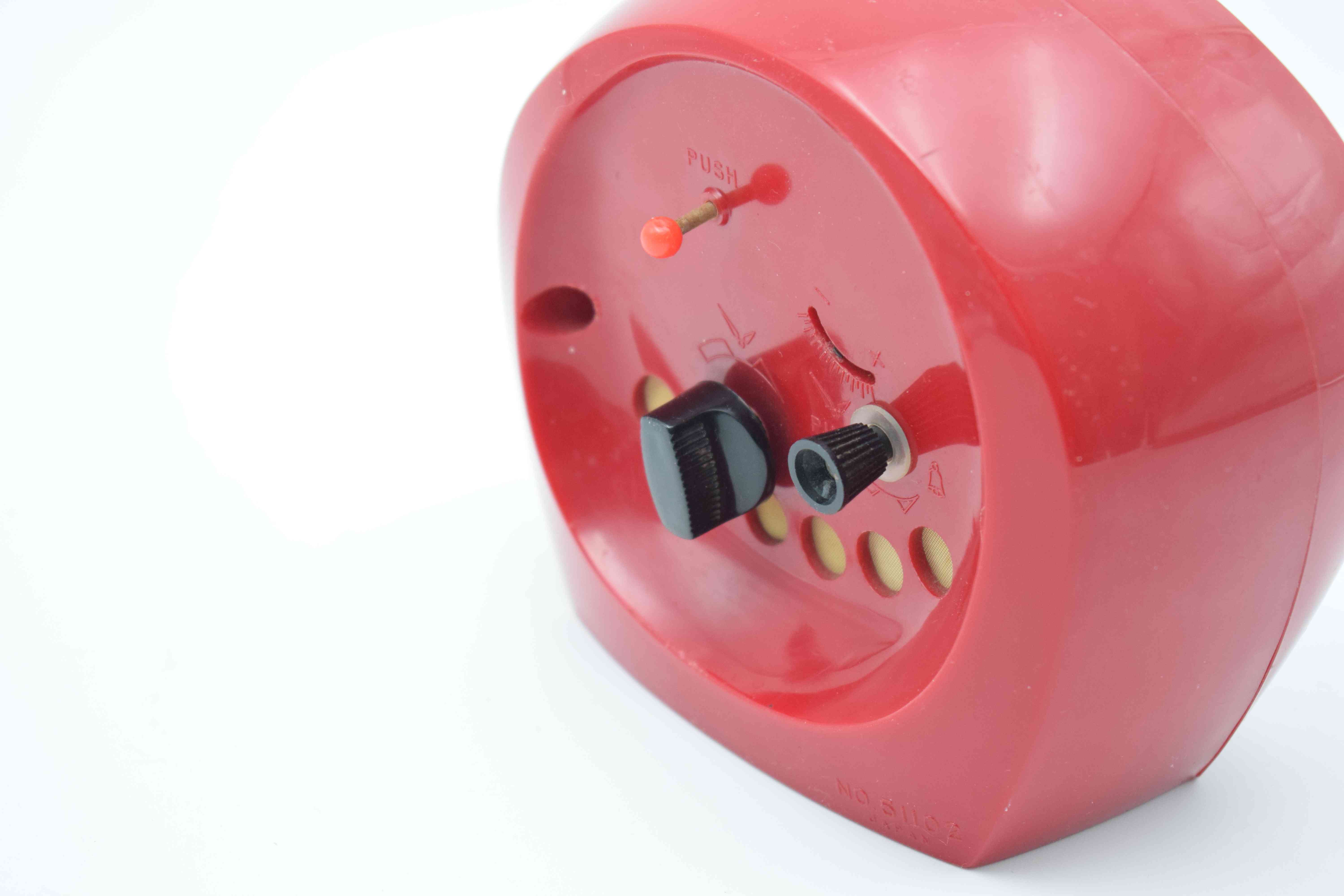 Red rhythm 2 jewels space age Japanese alarm clock – Decirculo