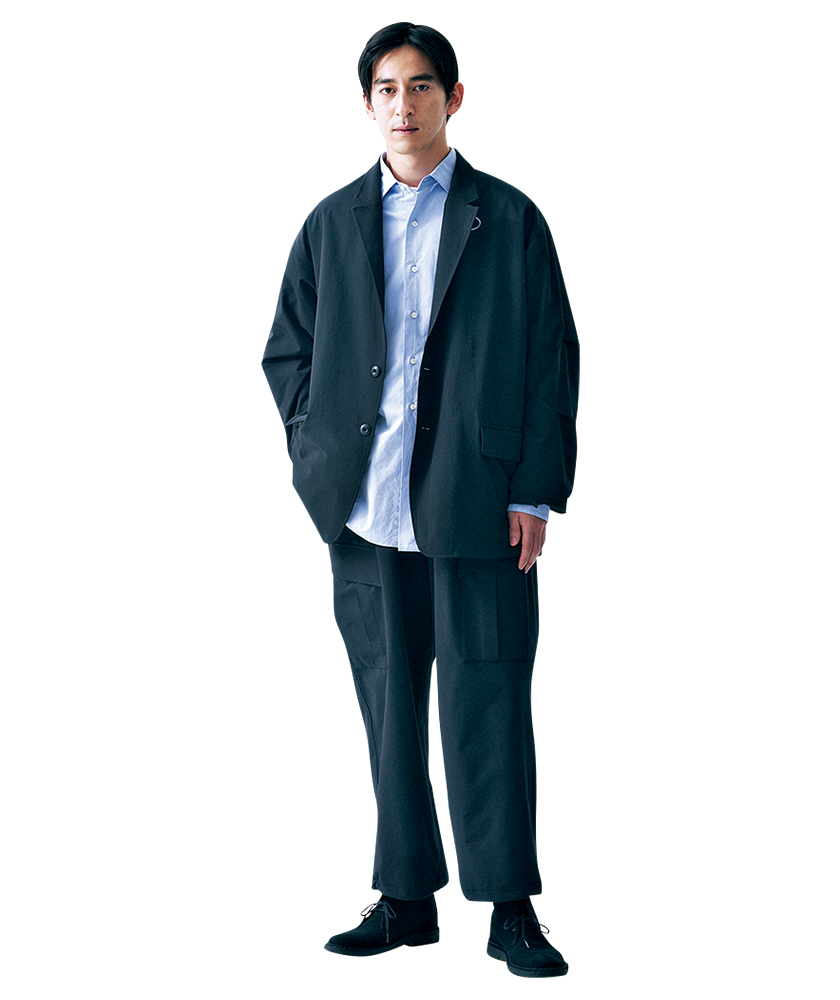 休日視点の正装はダイワ ピア39の“脱力セットアップ”が丁度いい｜雑誌