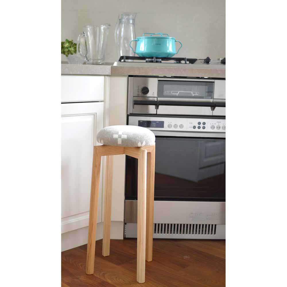 KLIPPAN/クリッパン スツール シャーンスンド エクリュ Mサイズ