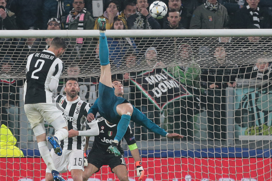 レアル伝説の一撃の写し鏡 C・ロナウド、衝撃のオーバーヘッド弾が