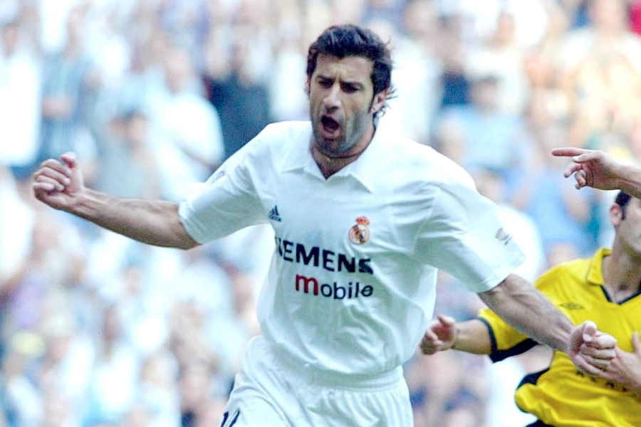 狂気だ」 禁断移籍FWが怒りの標的、投げ込まれた「豚の頭」衝撃