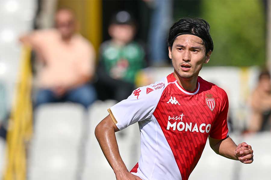 え､溺れてる？」 南野拓実、モナコ新ユニフォーム着用の