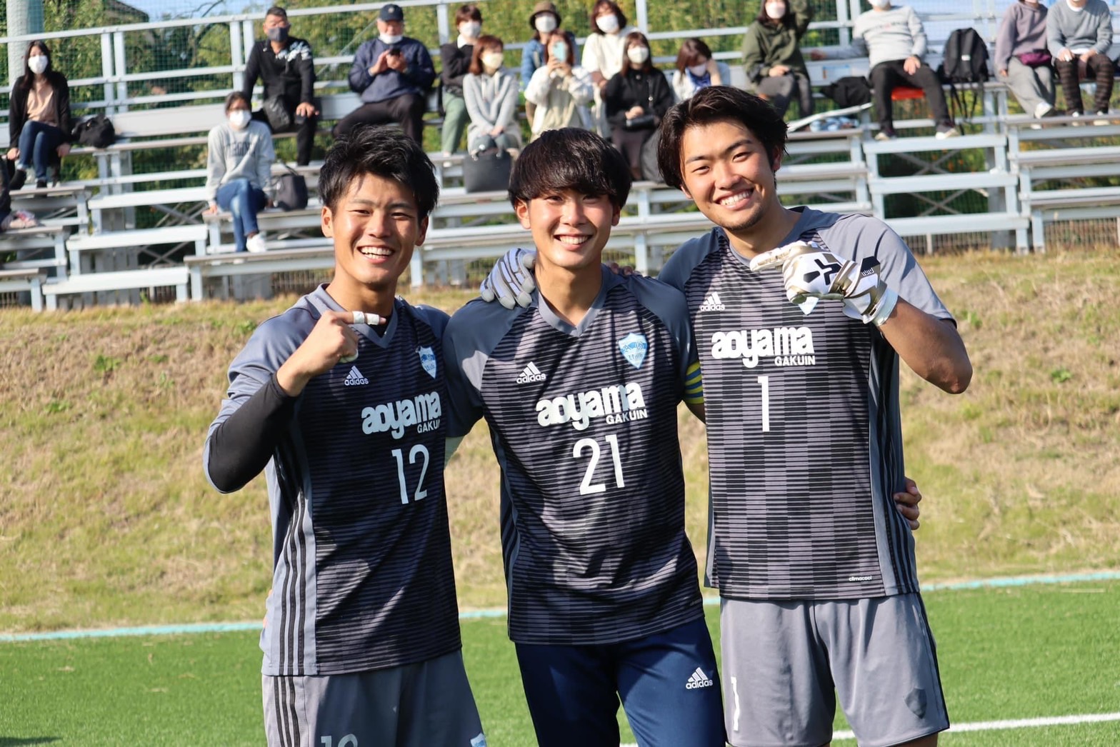 青山学院大学ホーム&アウェーユニフォーム上下セット。 青山学院大学