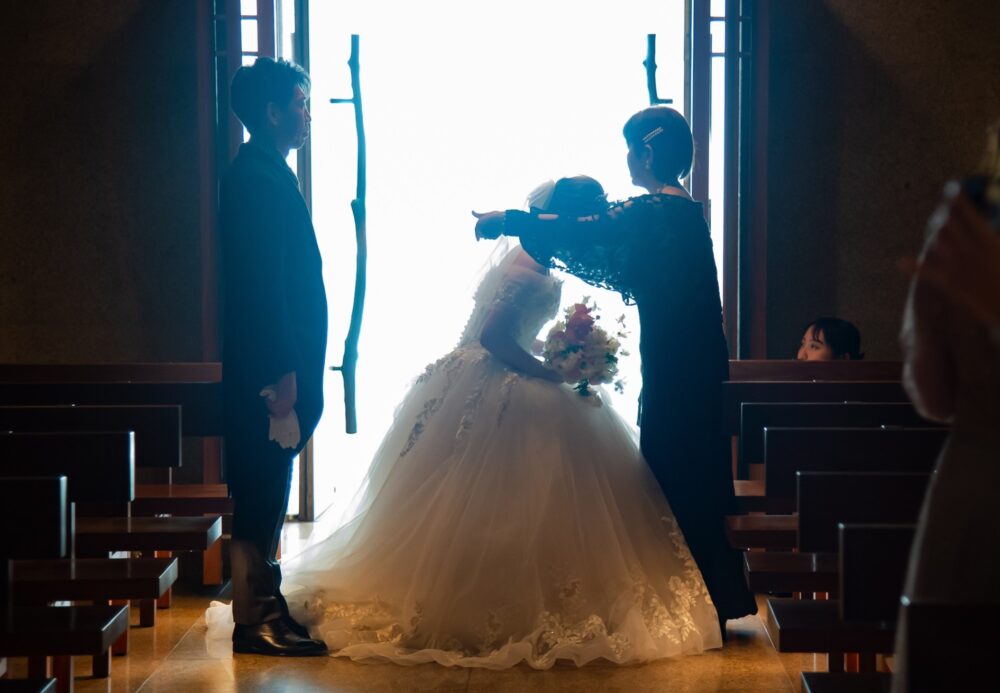 お嬢様のブラックドレスと合う「マザードレス」を探す旅 | [新郎新婦の