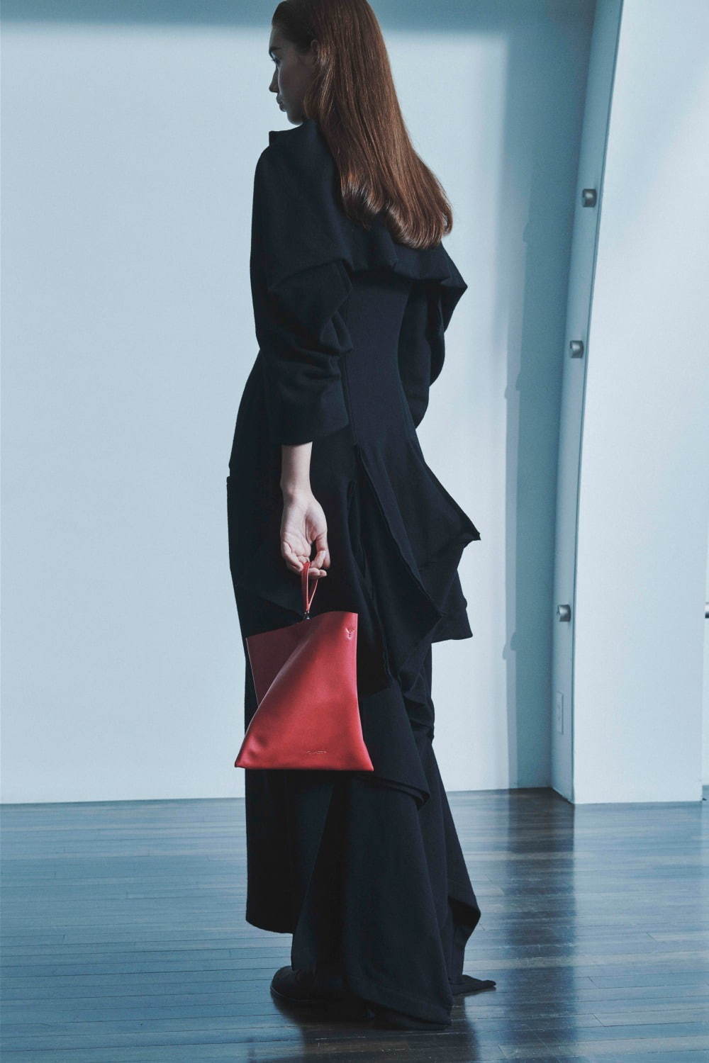 ディスコード ヨウジヤマモト“テトラポット”型バッグ「テトラ」に新色