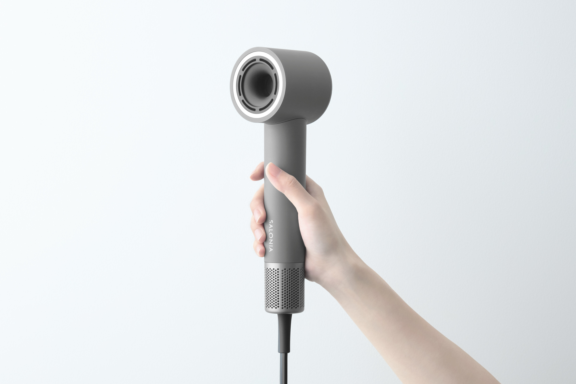 サロニア」から“I字型”ドライヤーが登場 美容室のようなブローを自宅で再現