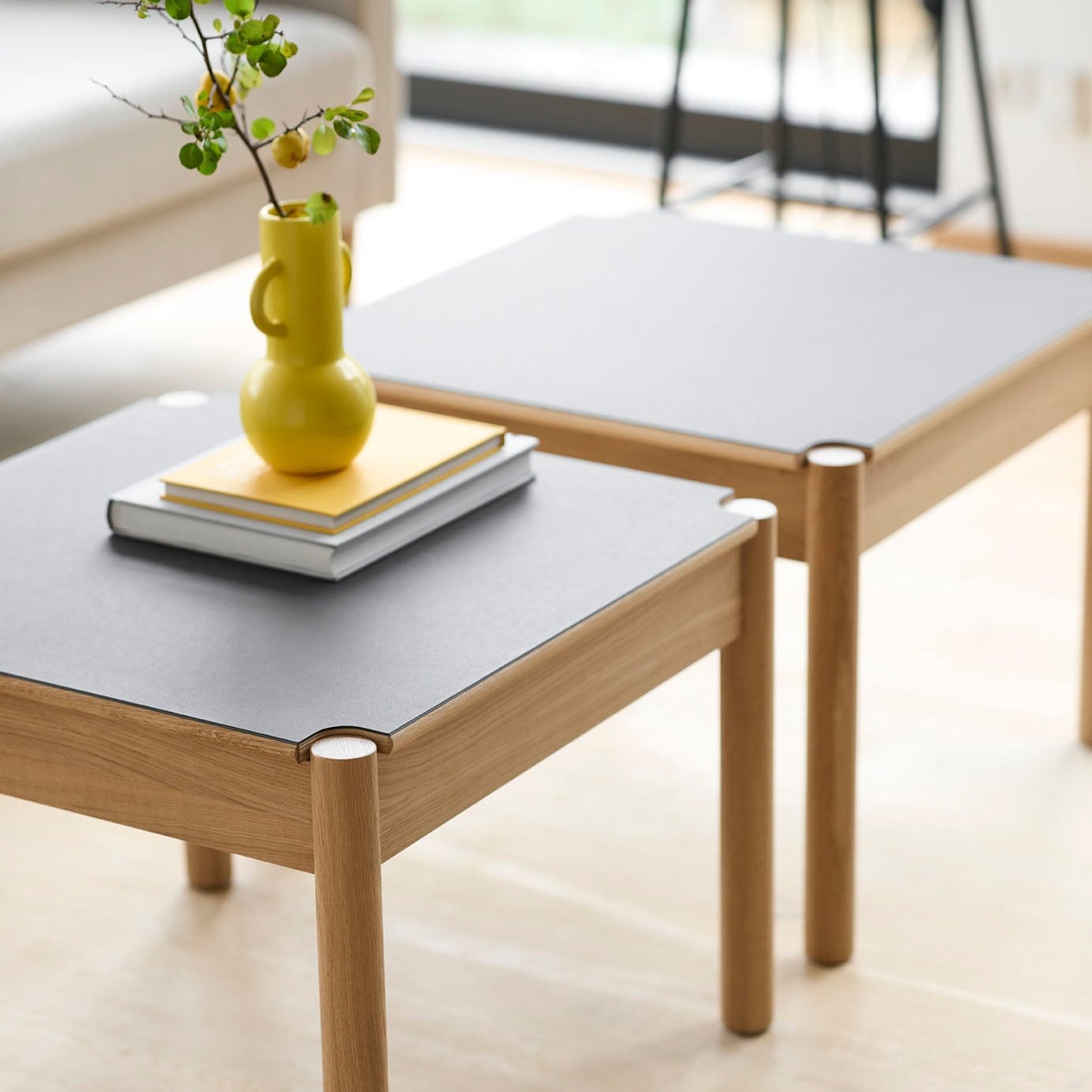 C44 - Coffee table - Oak - 60 x 60