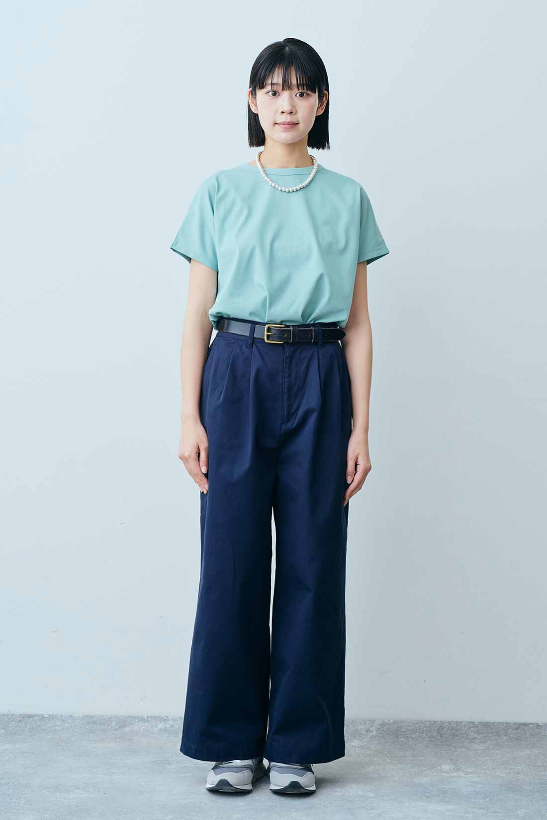 THREE FIFTY STANDARD タックチノワイドパンツ〈ネイビー〉｜THREE