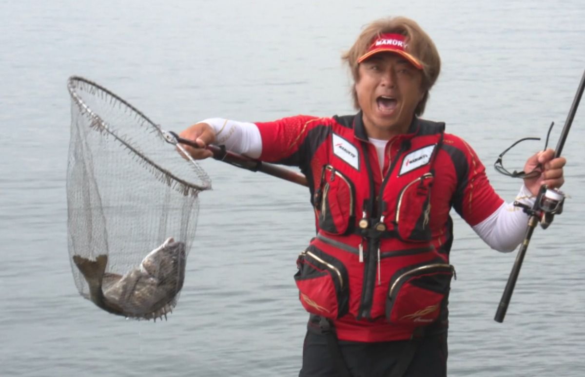 プロ釣り師はやっぱりすごい」「何魚種釣った？」平和卓也が瀬戸内の磯