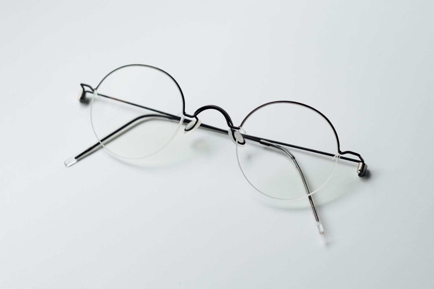 MARKUS Tのメガネを購入。ワイヤーでレンズを固定する独創的なデザイン